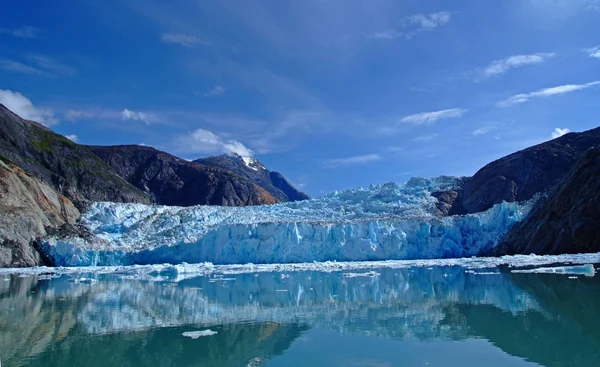 地球の神秘を感じる氷河の絶景！の記事画像