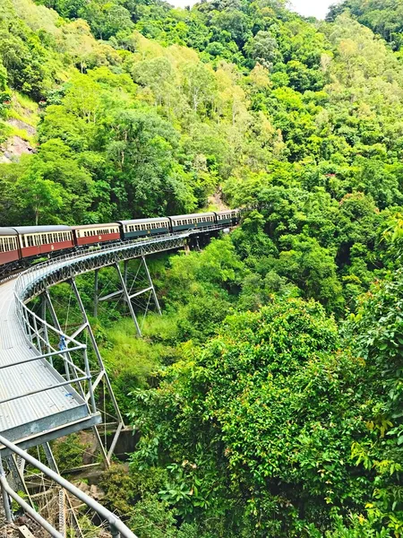 大自然を駆ける！！　鉄道風景5選の記事画像