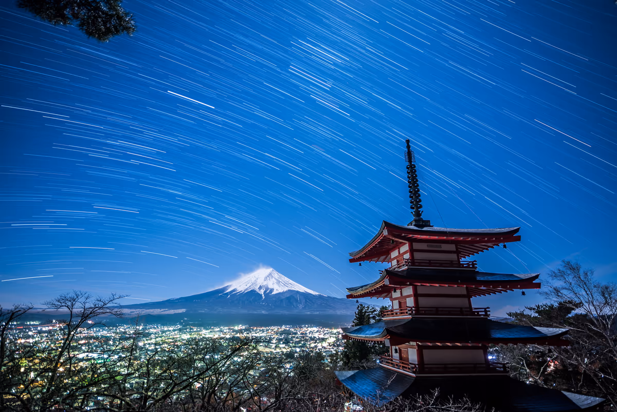 投稿写真：星と富士と五重の塔
