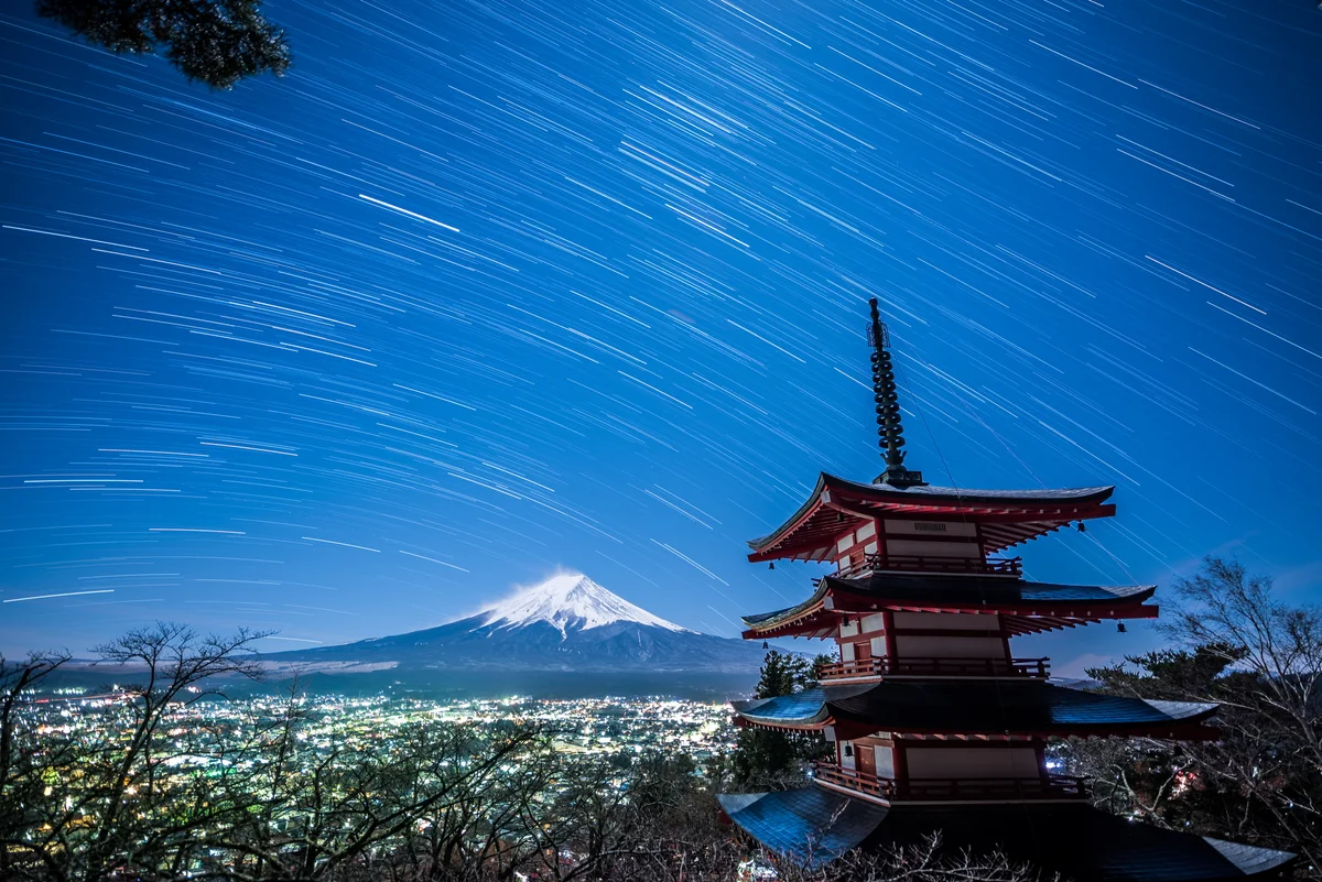 投稿写真：星と富士と五重の塔