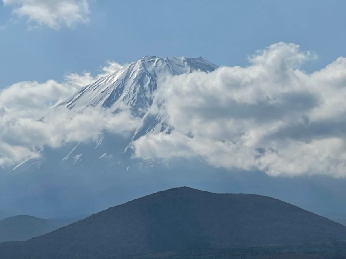 投稿写真：富士山が顔を出した！
