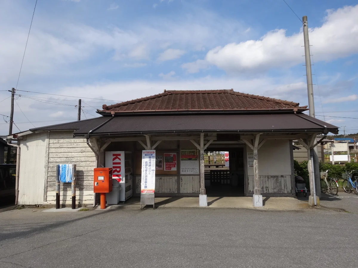 投稿写真：『鄙びた木造駅舎』／海士有木駅