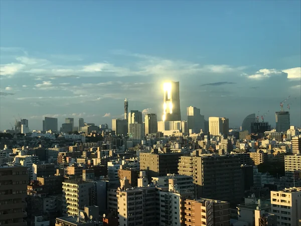 投稿：夕日が反射するランドマークタワー