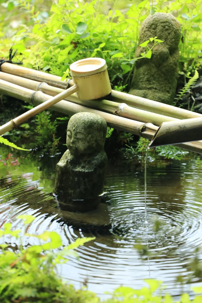 投稿写真：連日の猛暑にお地蔵様も我慢できず