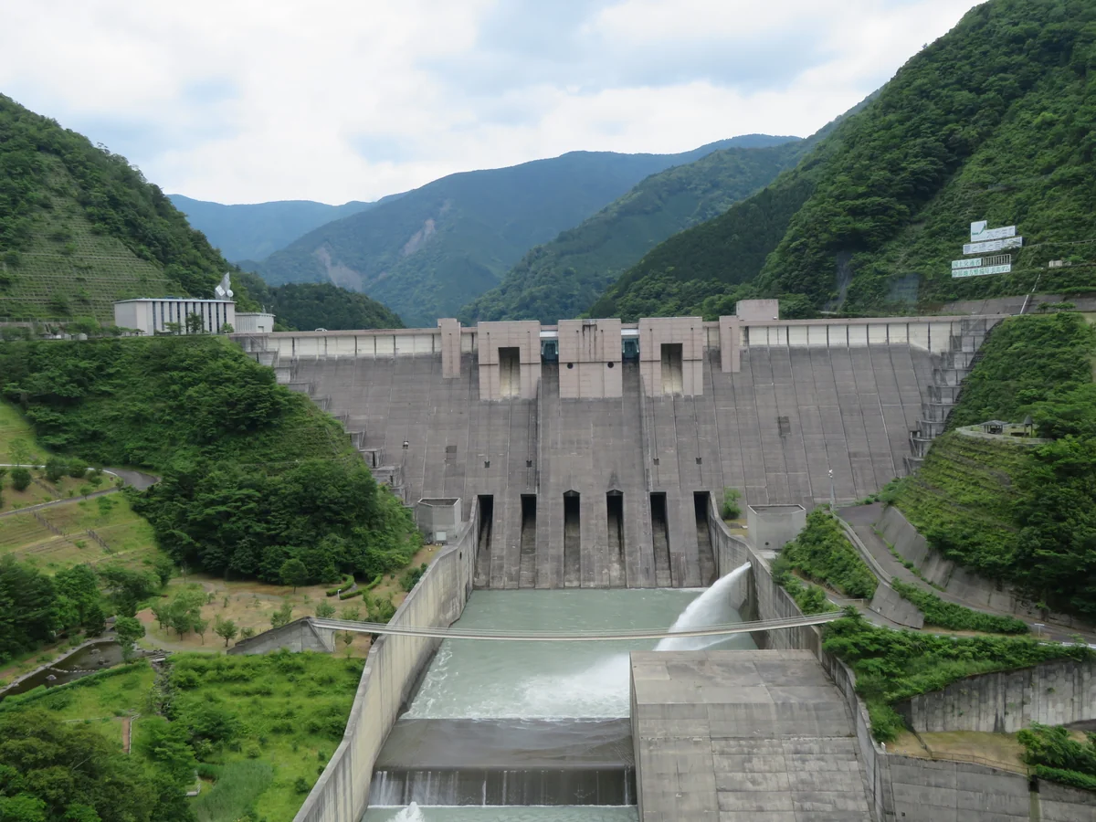 投稿写真：『長島ダム』＼長島ダム駅付近