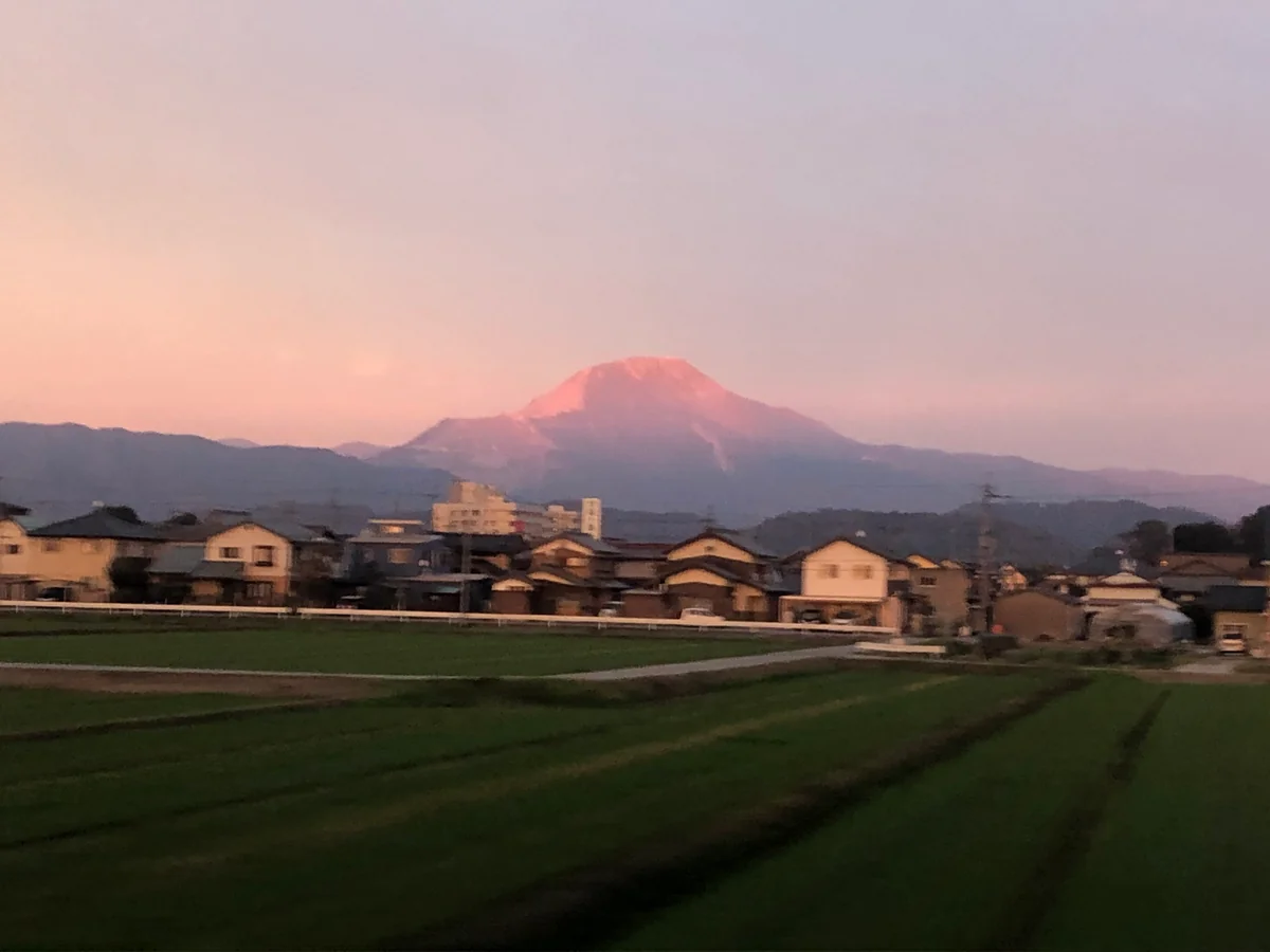 投稿写真：赤い伊吹山