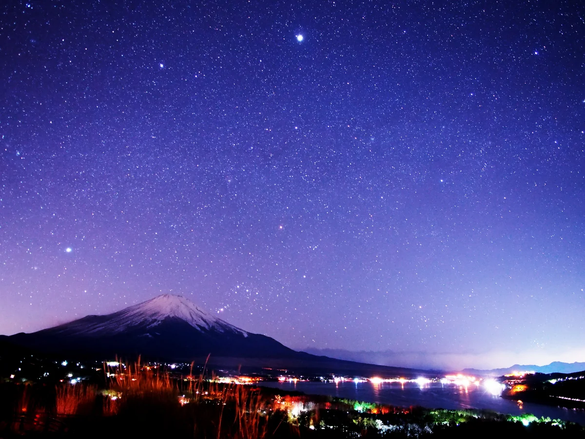 投稿写真：富士と真冬の十字架