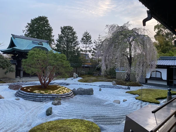 投稿：春の高台寺