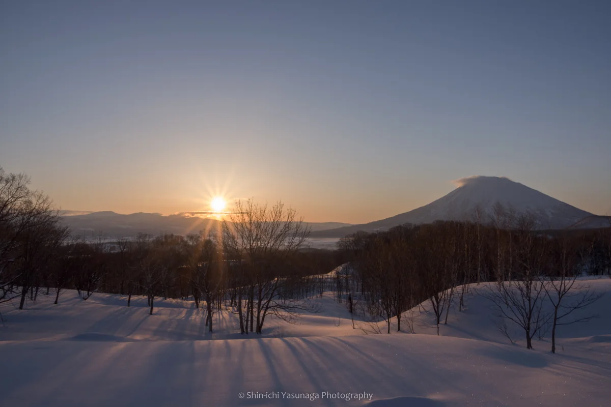投稿写真：冬の羊蹄山と朝日