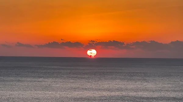 投稿：徳島県牟岐町の沖から昇る2023年の初日