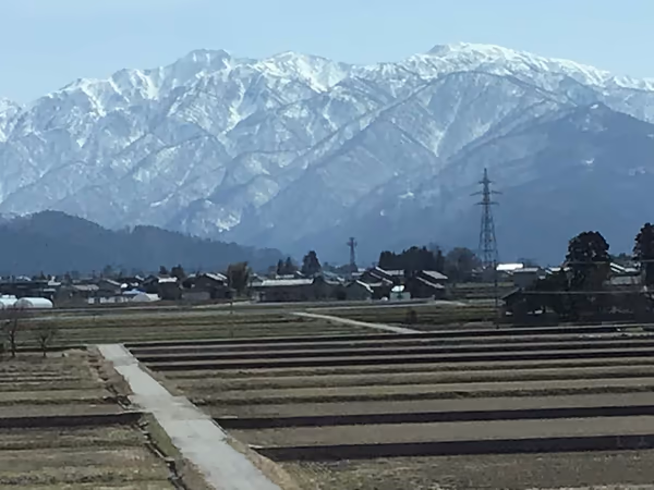 投稿：北陸新幹線からの毛勝山
