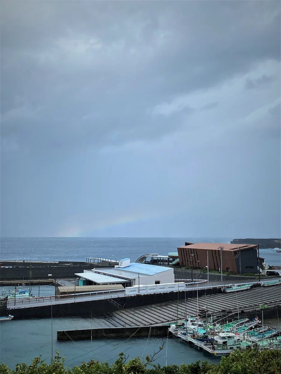 投稿写真：台風接近中の虹