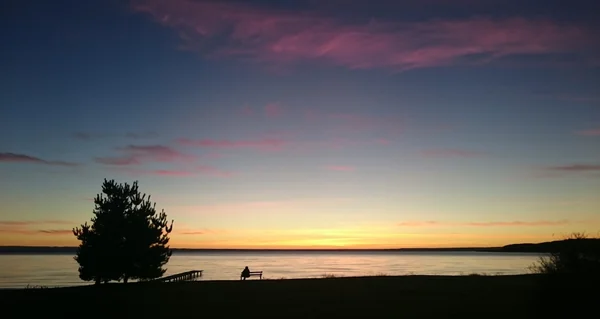 投稿：LAGO BUENOS AIRESの夜明け