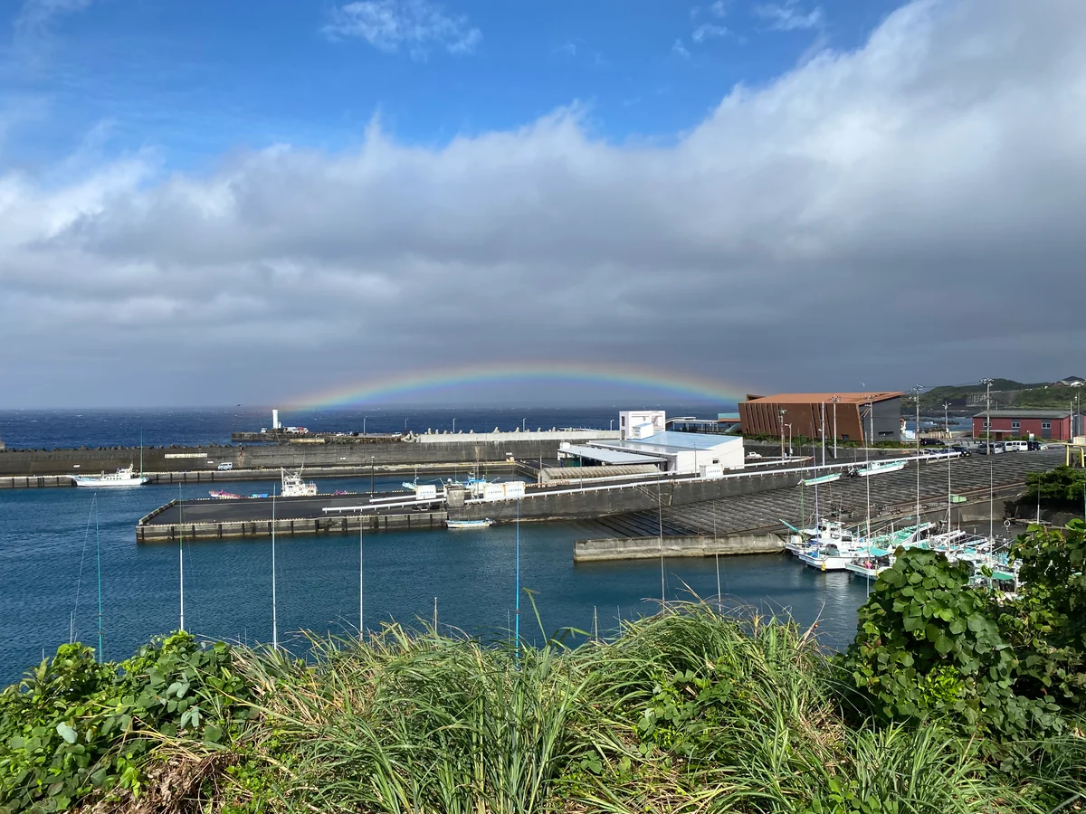 投稿写真：台風一過で霧雨の虹
