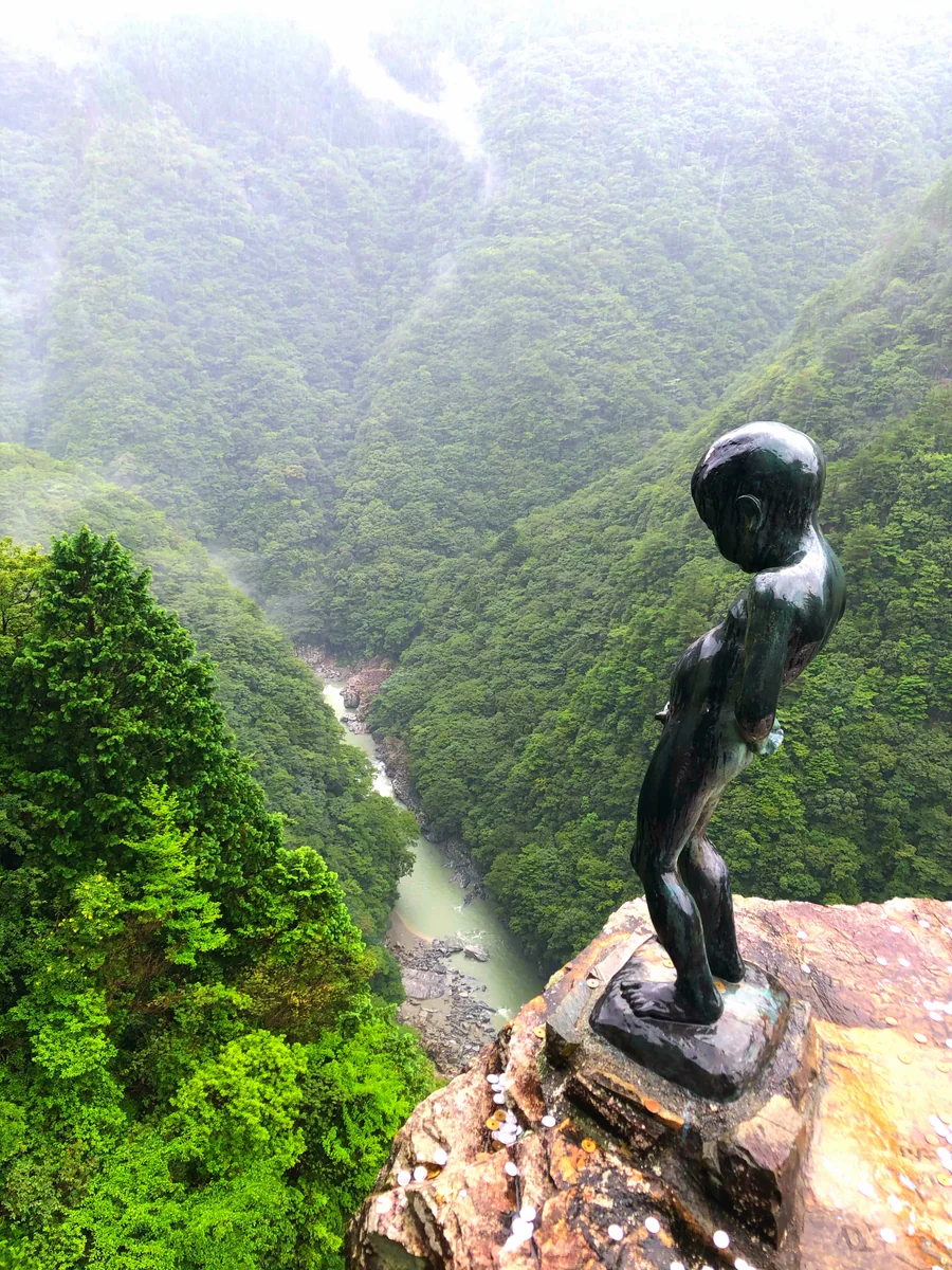 投稿写真：雨の日の小便小僧