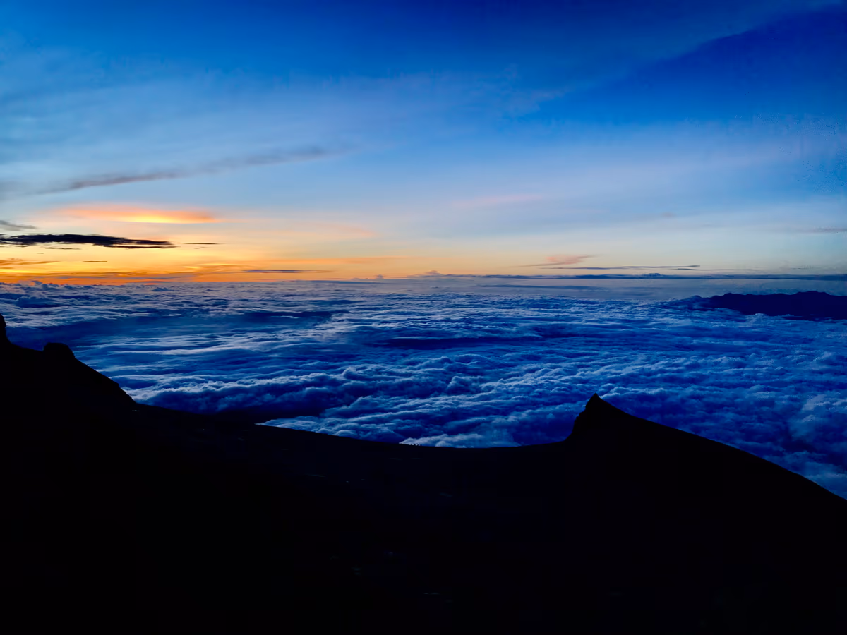 投稿写真：キナバル山　雲海と初日の出