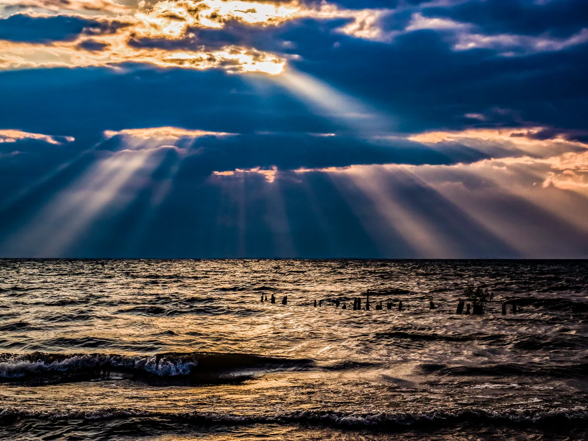 投稿写真：真夏の薄明光線