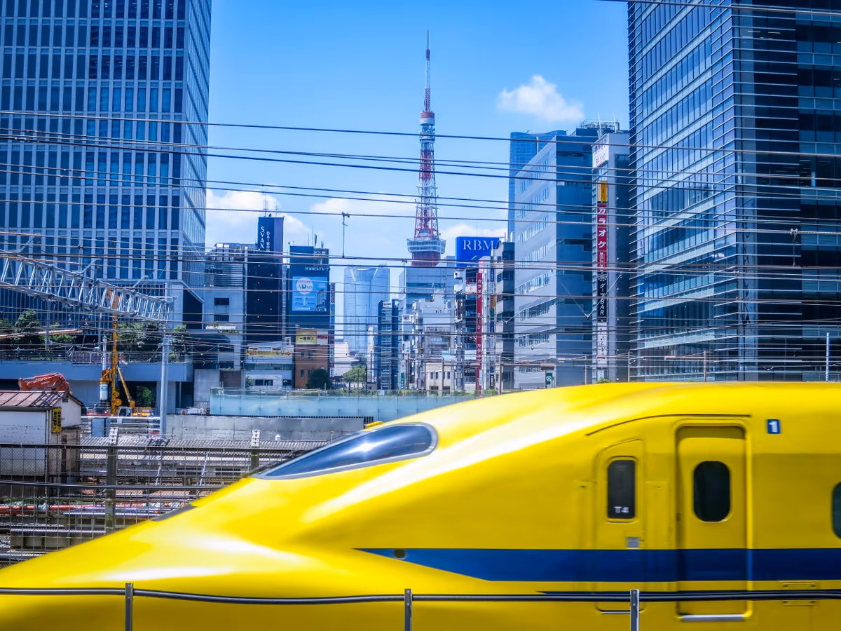 投稿写真：東京タワーとドクターイエロー