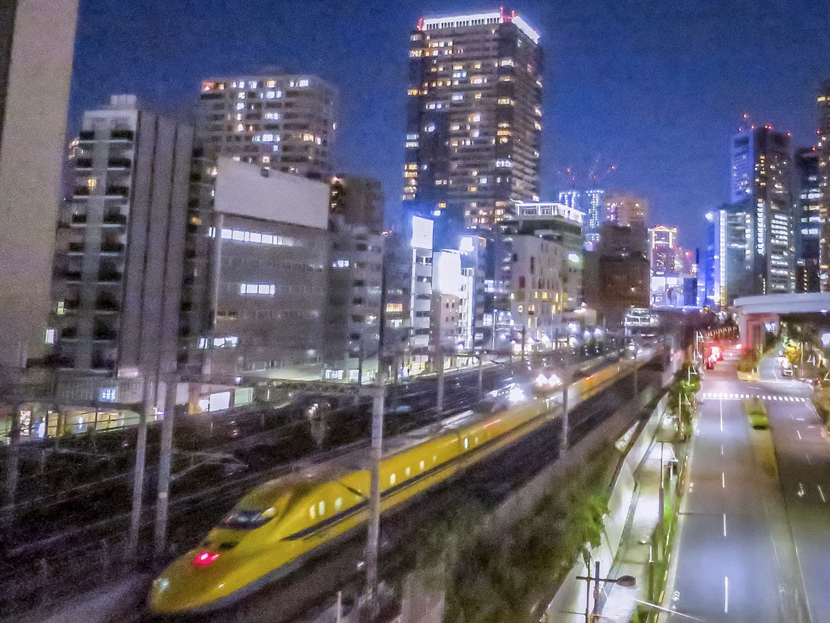 投稿写真：夜のドクターイエロー