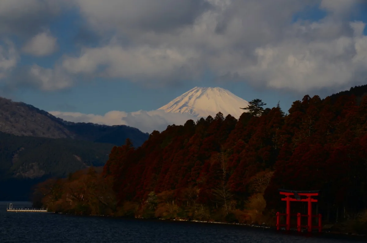 投稿写真：芦ノ湖　赤鳥居と富士山