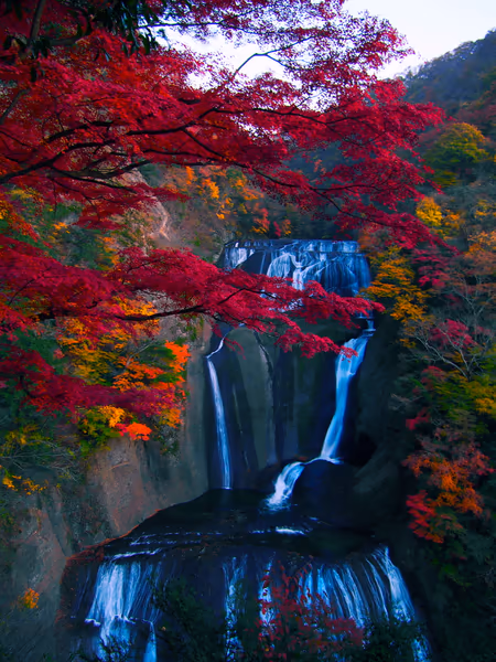 投稿：紅葉の瀑布