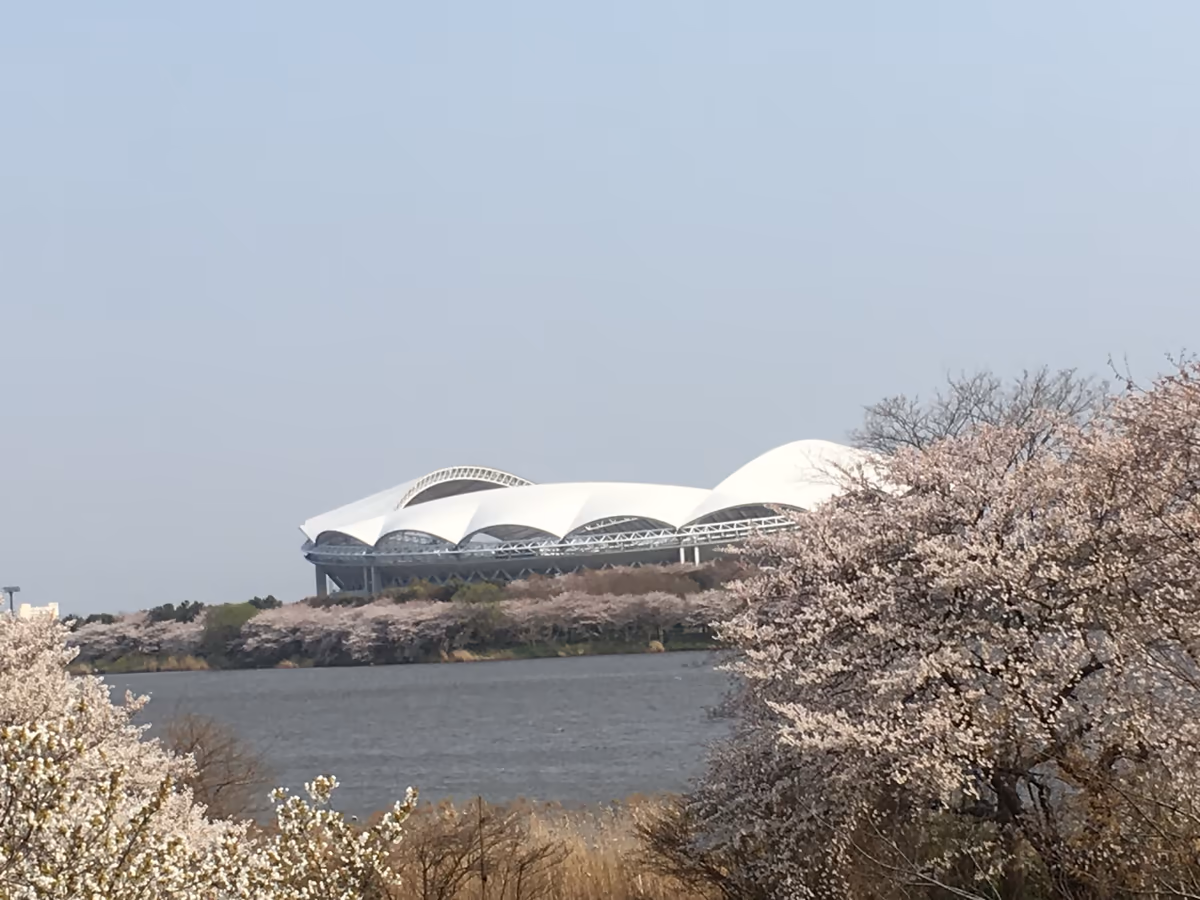 投稿写真：鳥屋野潟公園から見たデンカビッグスワンスタジアム