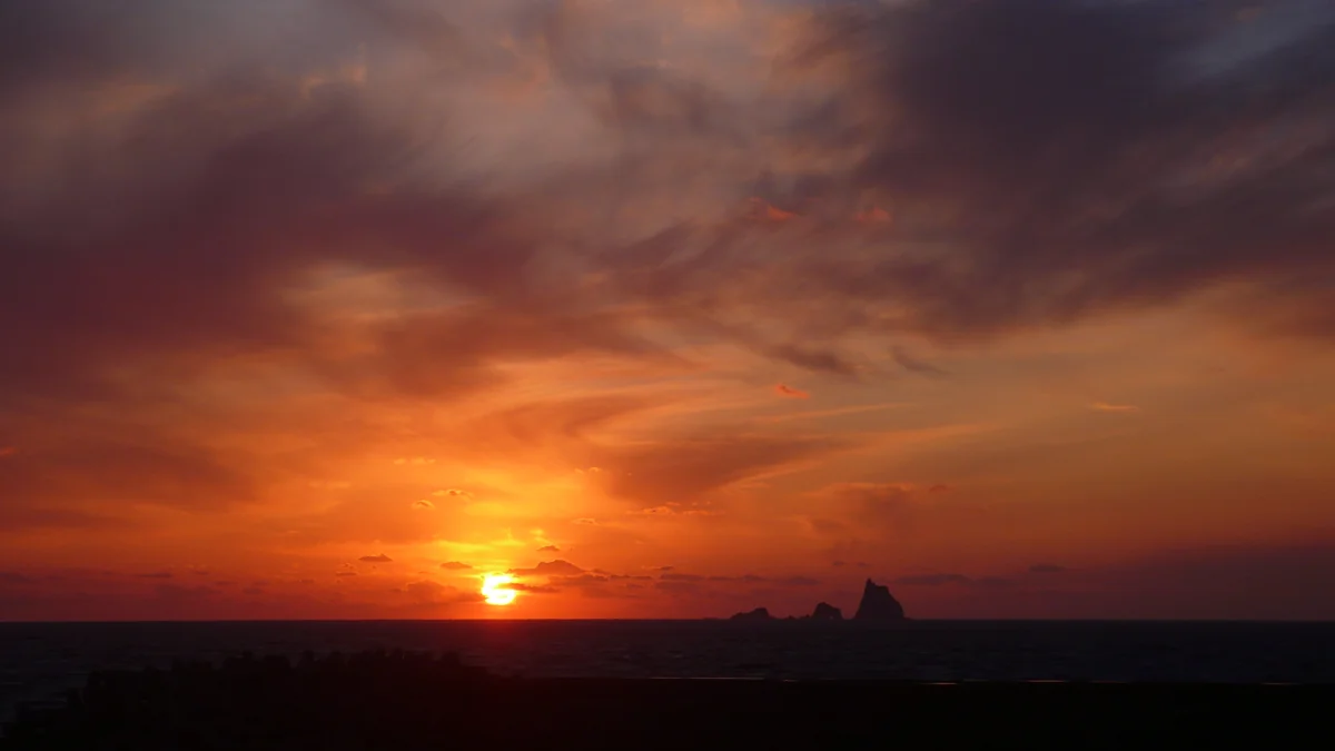 投稿写真：三本岳と夕陽