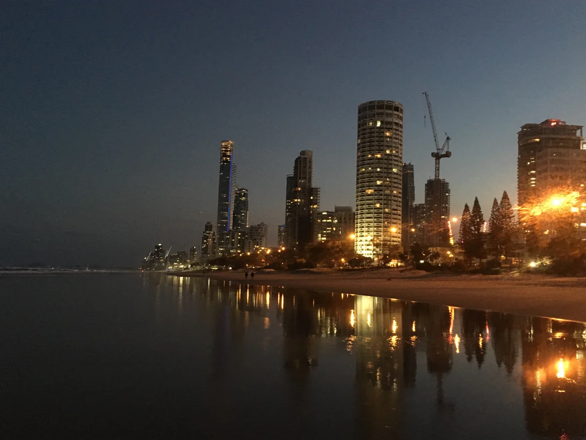 投稿写真：夜のゴールドコースト