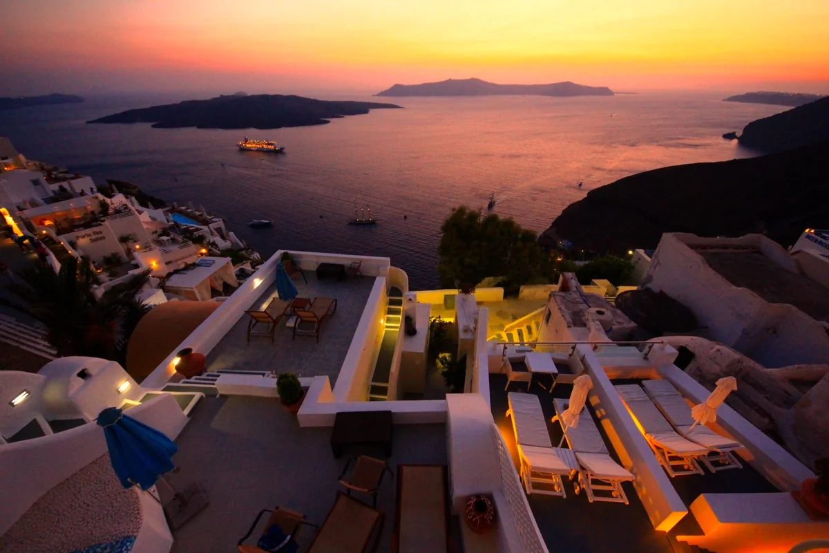 投稿写真：サントリーニ島、ロマンチックな夜の始まり