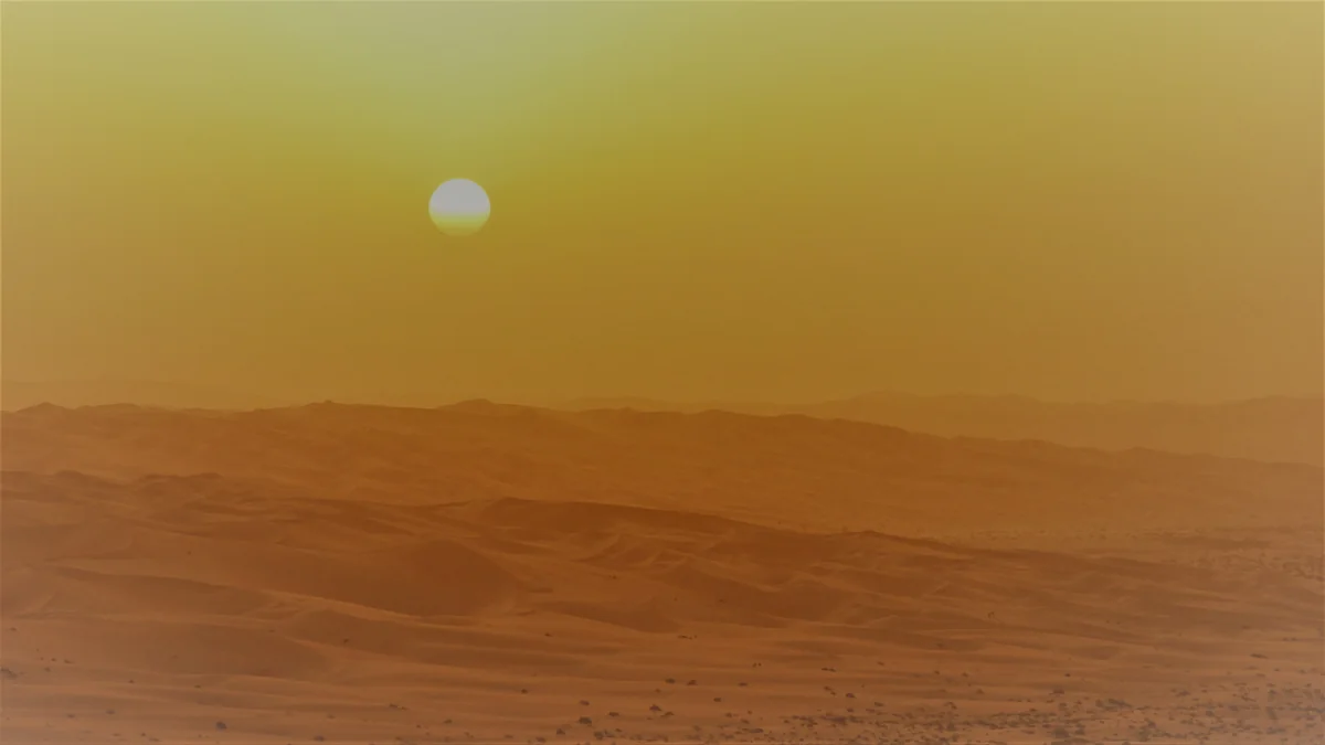 投稿写真：リワ砂漠に沈む太陽