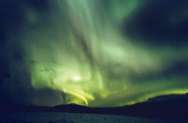 投稿：極寒の地でのオーロラ