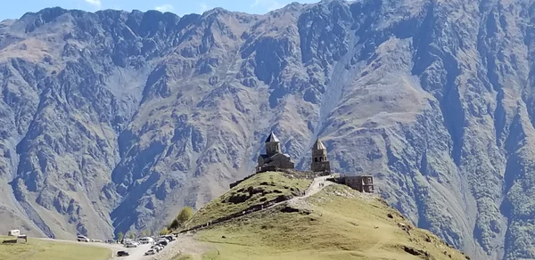 投稿：ツィナンダサメバ修道院