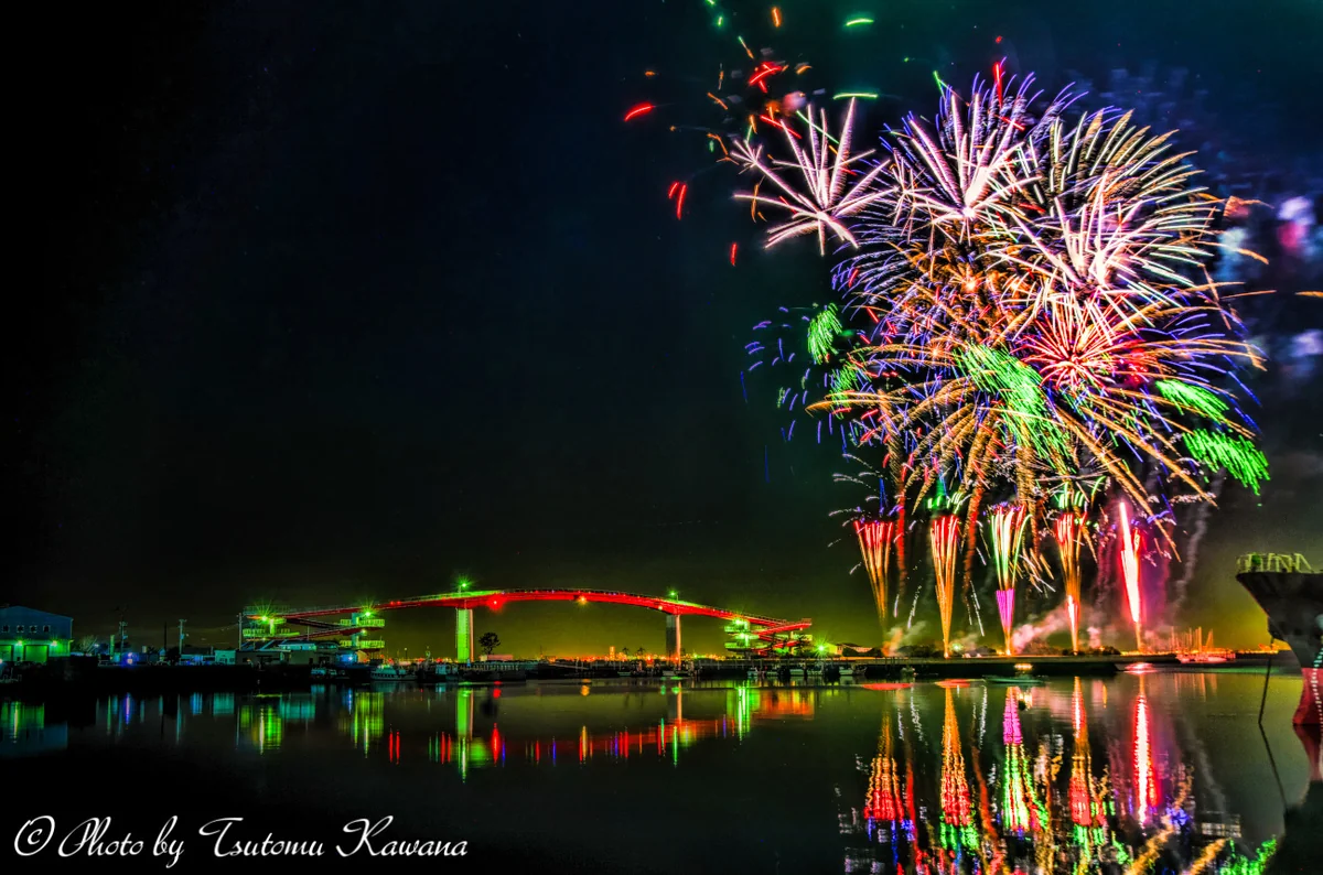 投稿写真：木更津恋物語 冬花火 in 恋人の聖地、中の島大橋にて。
