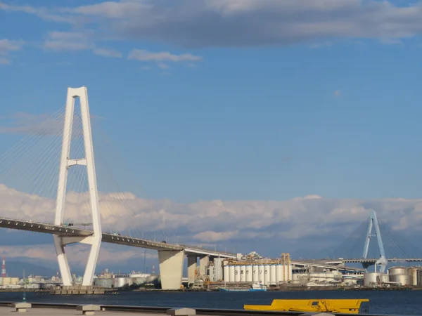 投稿：名港トリトン