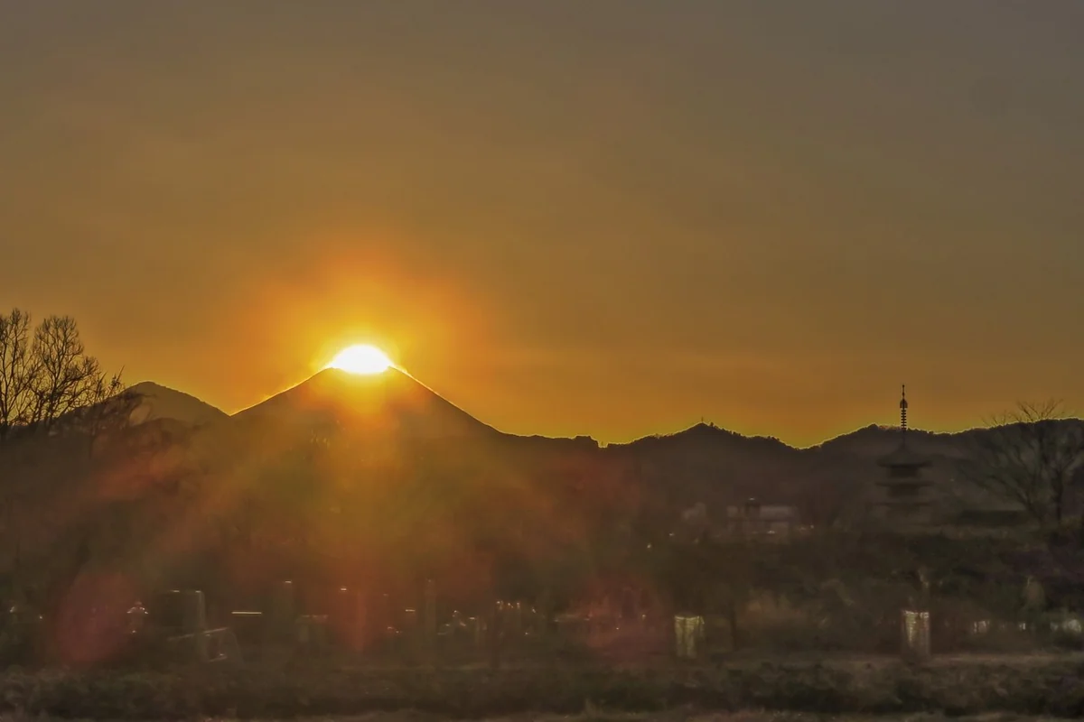 投稿写真：五重塔とダイヤモンド富士