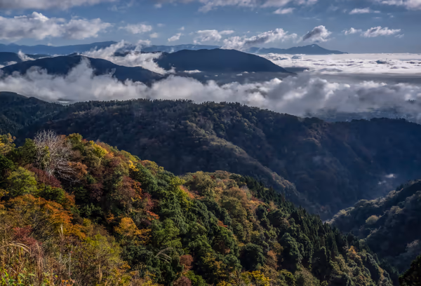 投稿：暮秋奥琵琶湖の紅葉と雲海