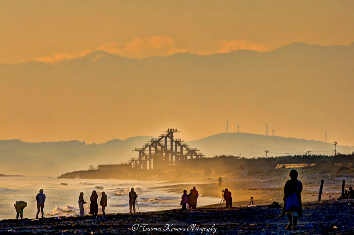投稿写真：布引海岸黄昏群像。。。