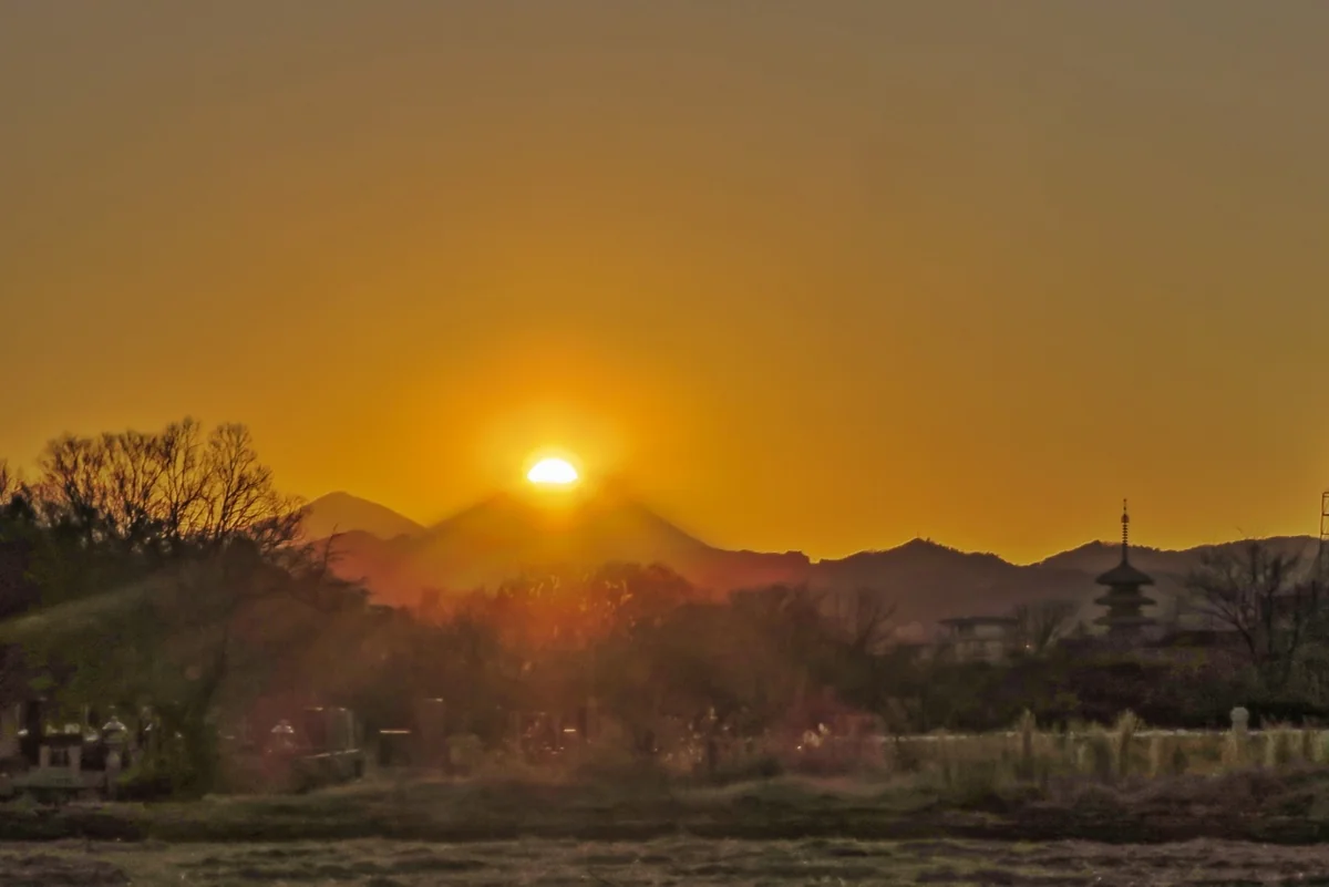 投稿写真：五重塔とダイヤモンド富士