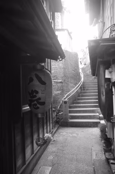 投稿：金沢　主計茶屋街の路地道
