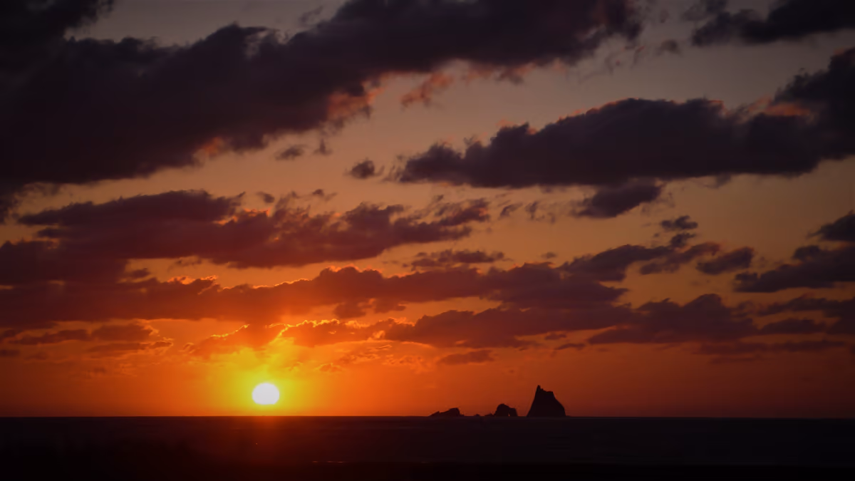 投稿写真：三本岳と夕陽