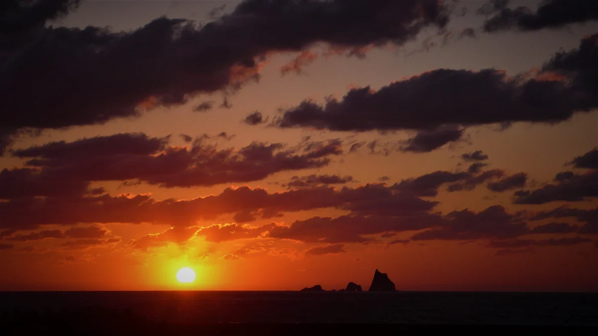 投稿写真：三本岳と夕陽