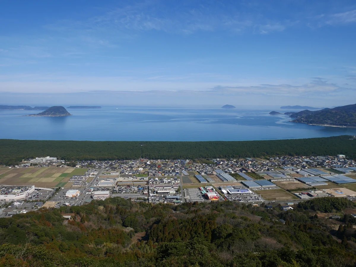投稿写真：064鏡山展望台から眺める虹ノ松原と唐津湾（佐賀）