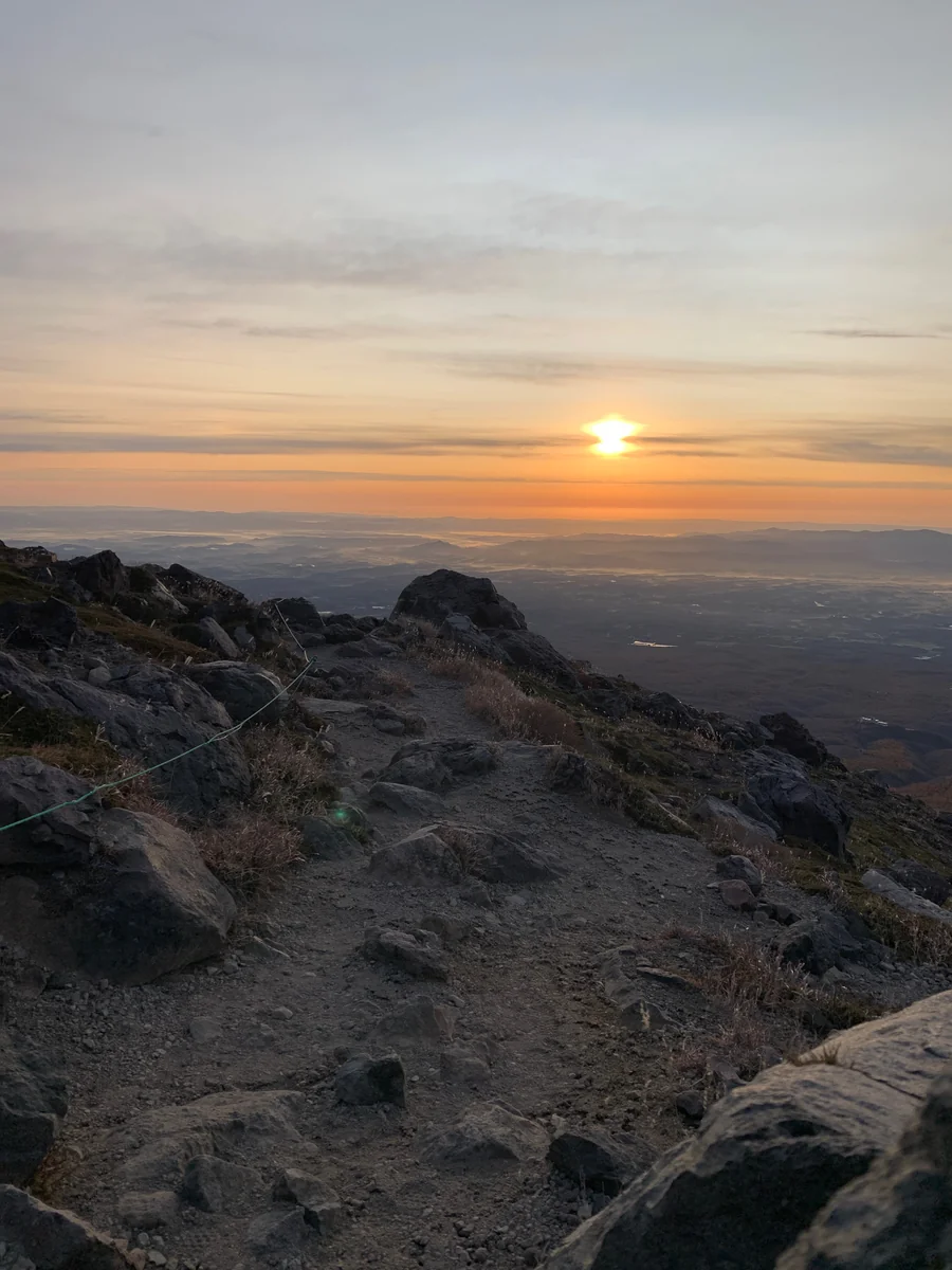 投稿写真：茶臼岳からみる朝日