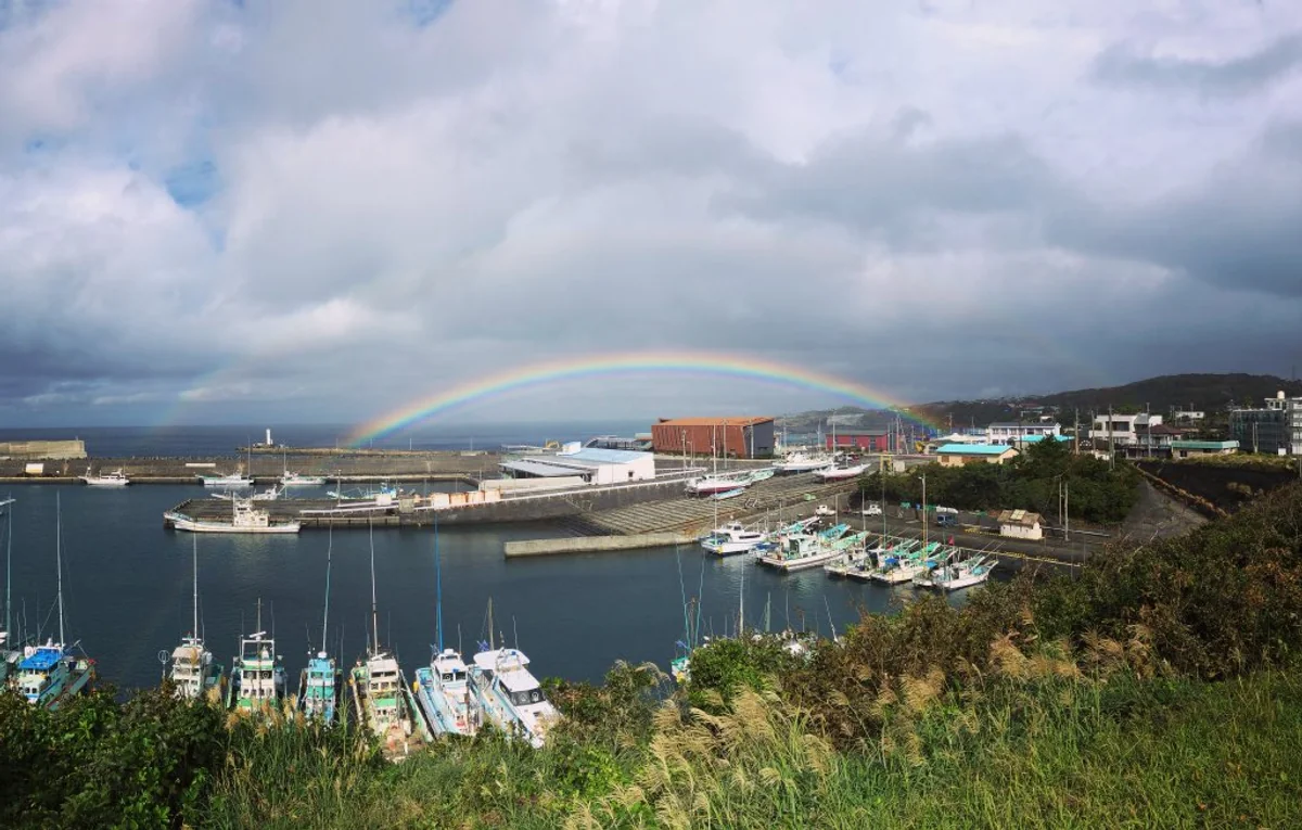 投稿写真：港にかかる虹