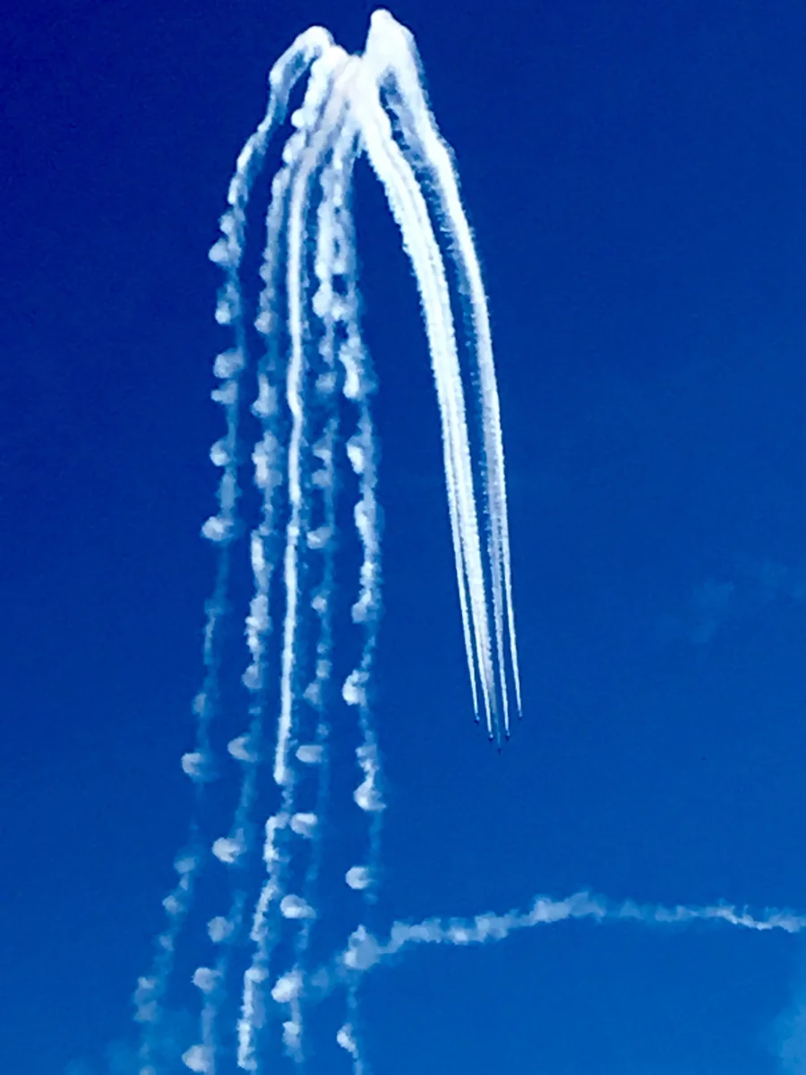 投稿写真：ブルーインパルス