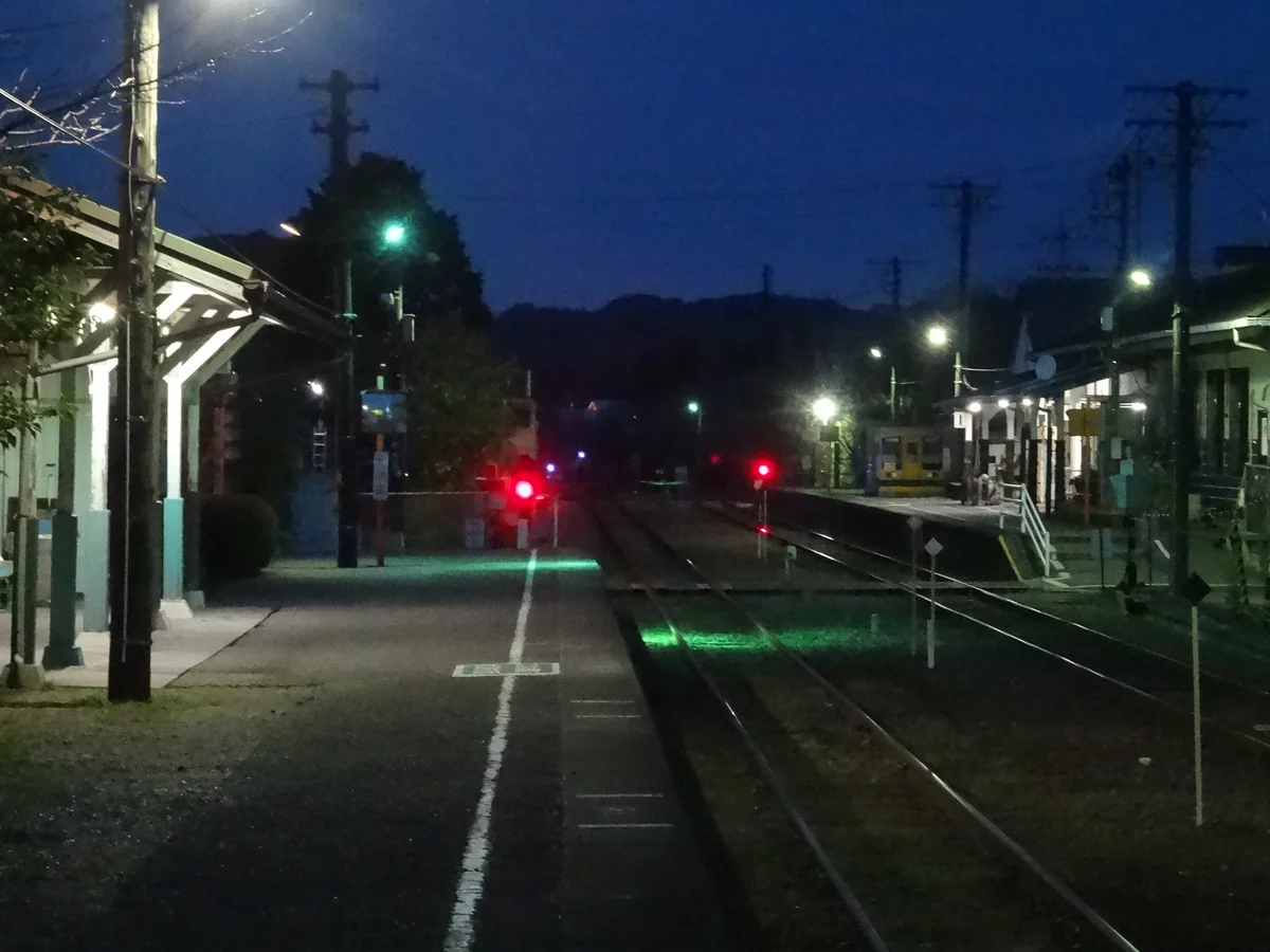 投稿写真：『夕闇の駅』／デンタルサポート大多喜駅