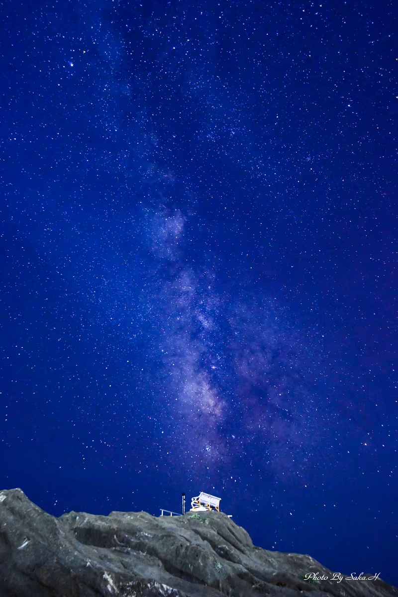 投稿写真：天空のベンチに降り注ぐ天の川