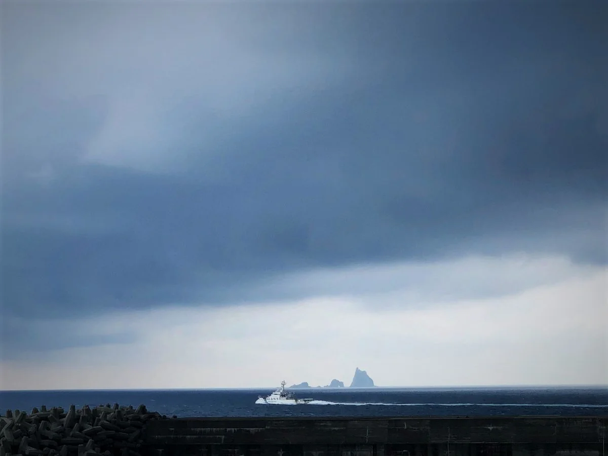 投稿写真：三本岳と船