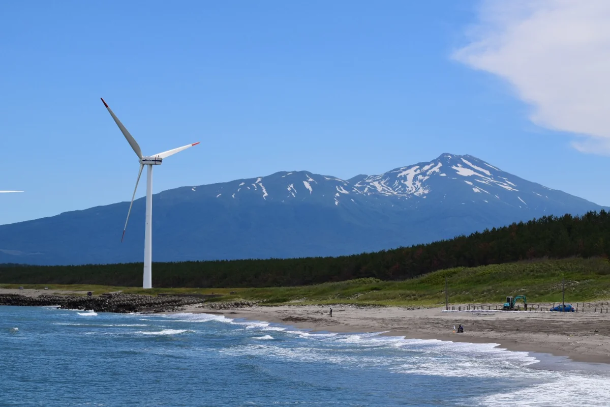 投稿写真：鳥海山と日本海