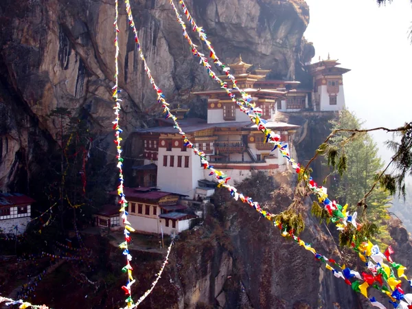 投稿：タクツァン僧院とルンタ